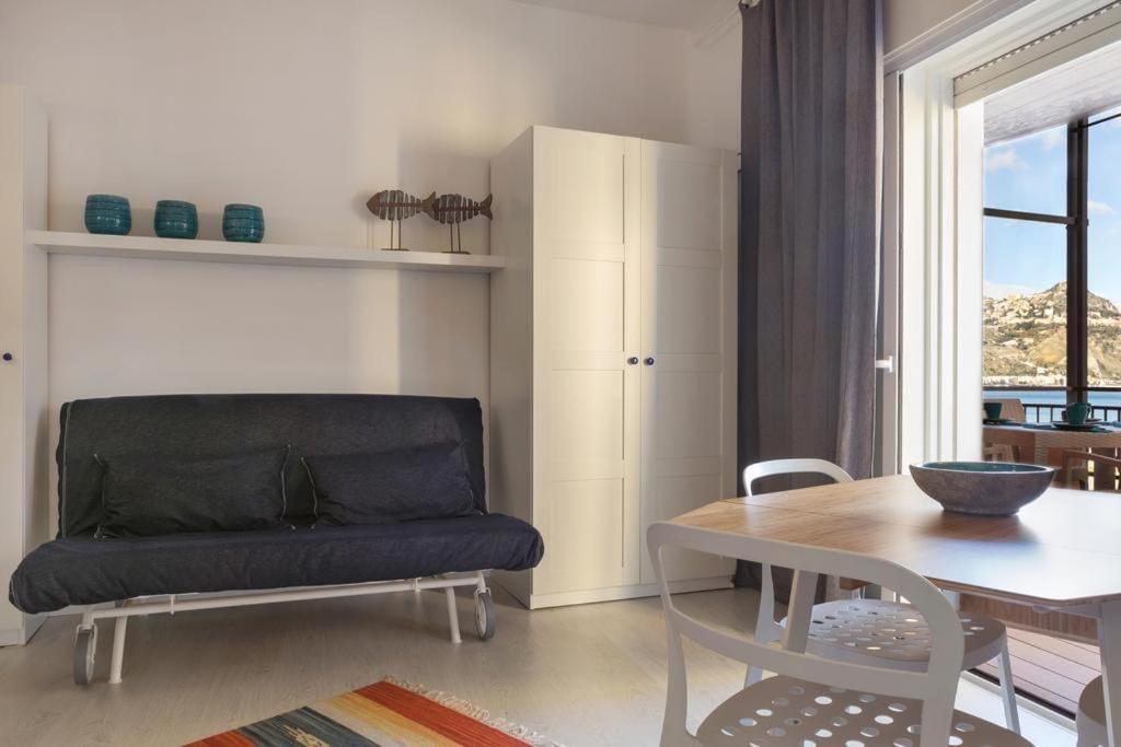 지아르디니낙소스 Casablu, Un Delizioso Bilocale Sulla Baia Di Naxos 아파트 외부 사진