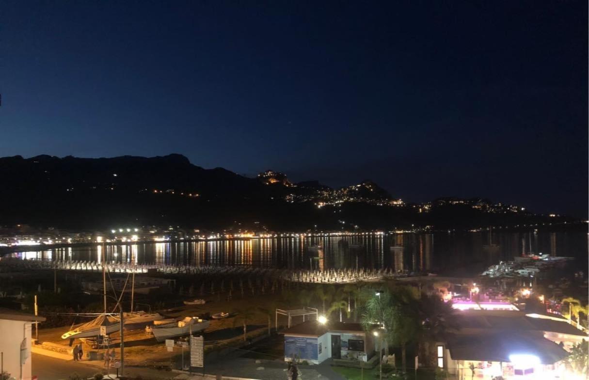 지아르디니낙소스 Casablu, Un Delizioso Bilocale Sulla Baia Di Naxos 아파트 외부 사진