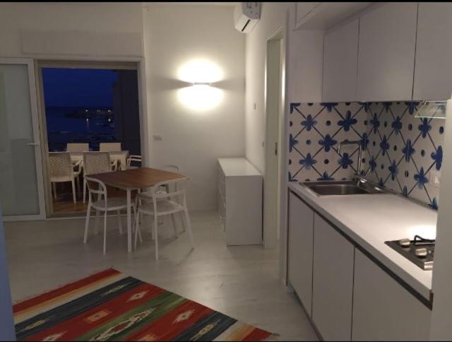 지아르디니낙소스 Casablu, Un Delizioso Bilocale Sulla Baia Di Naxos 아파트 외부 사진
